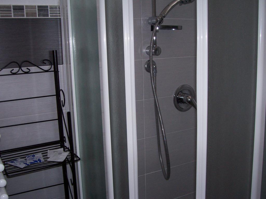 Bed and Breakfast Le Travi Sarzana Zimmer foto