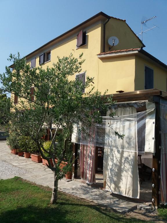 Bed and Breakfast Le Travi Sarzana Exterior foto