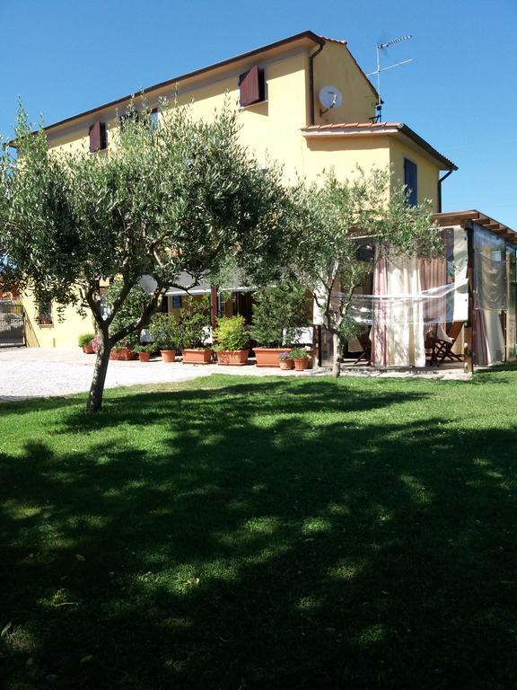 Bed and Breakfast Le Travi Sarzana Exterior foto