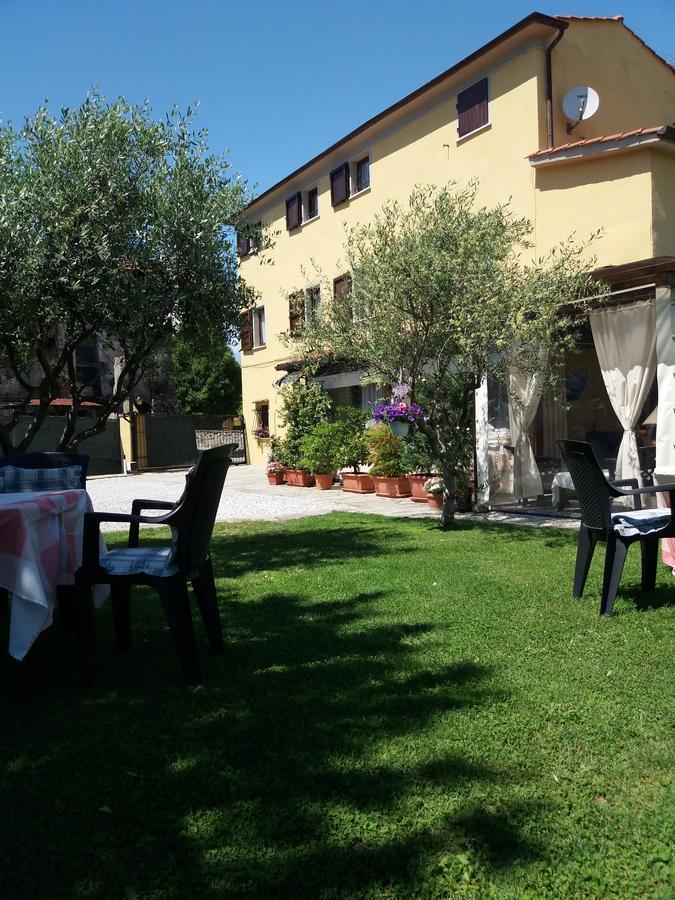 Bed and Breakfast Le Travi Sarzana Exterior foto