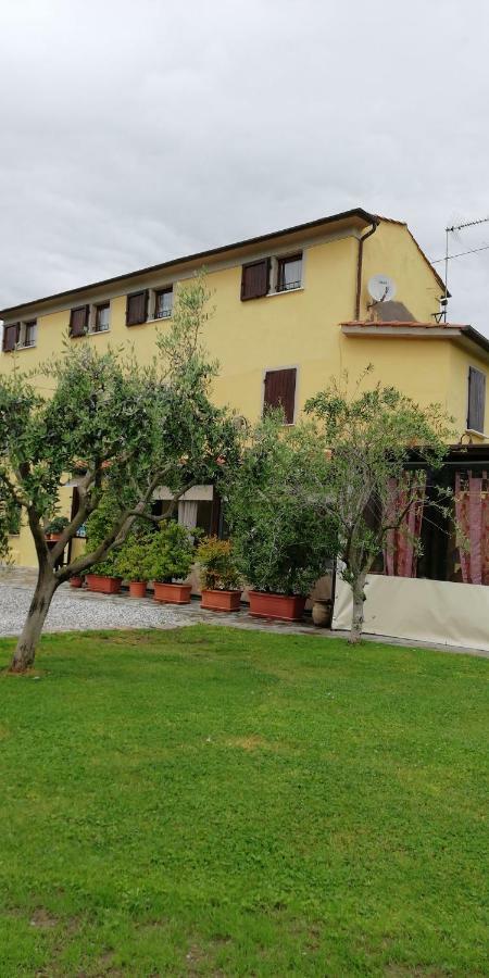 Bed and Breakfast Le Travi Sarzana Exterior foto