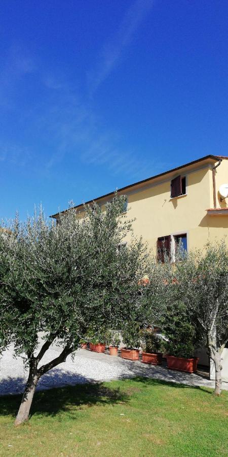 Bed and Breakfast Le Travi Sarzana Exterior foto
